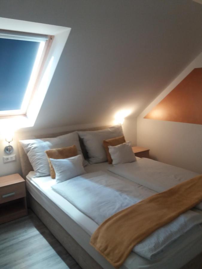 Éva Apartman Hévíz Esterno foto